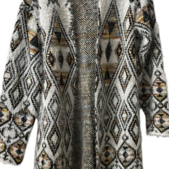 Absolutely Famous Aztec Print Open Front Fuzzy Cardigan White Gray NWOT - Picture 7 of 11